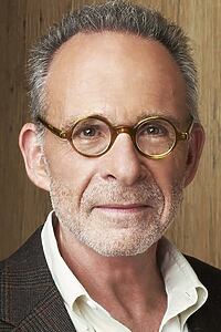 Porträt von Ron Rifkin
