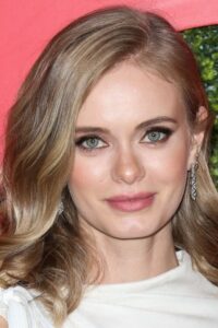 Porträt von Sara Paxton