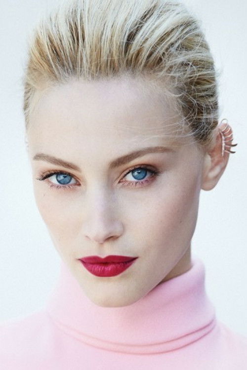 Porträt von Sarah Gadon