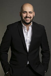 Porträt von Scott Aharoni