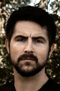 Porträt von Scott James George