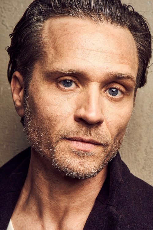 Porträt von Seamus Dever