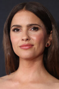 Porträt von Shelley Hennig