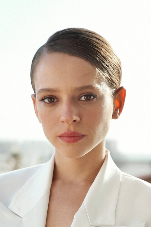 Porträt von Shira Haas