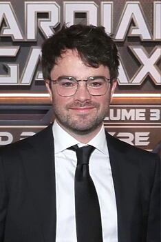 Porträt von Simon Hatt
