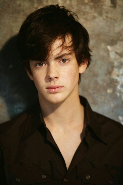 Porträt von Skandar Keynes