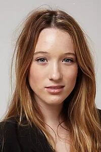 Porträt von Sophie Lowe