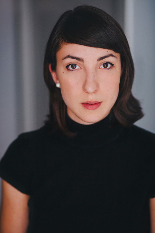 Porträt von Sophy Romvari