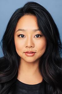 Porträt von Stephanie Hsu