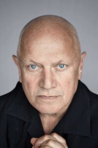 Porträt von Steven Berkoff