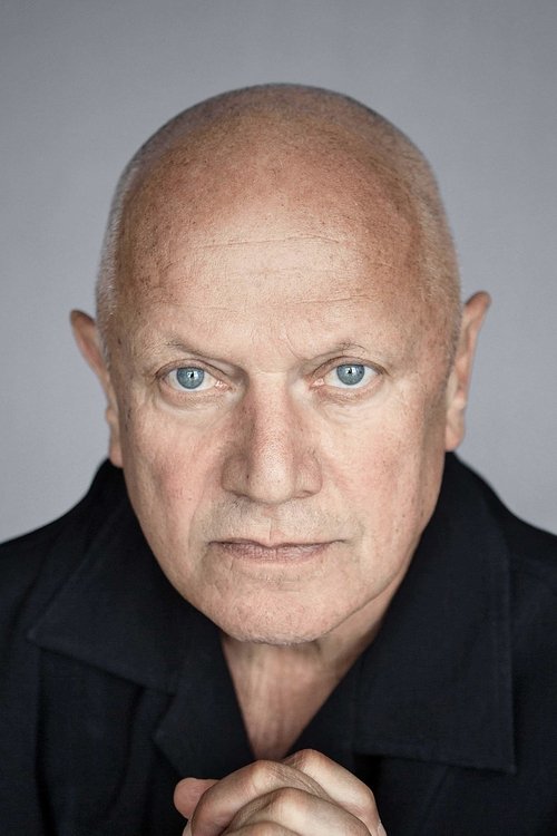 Porträt von Steven Berkoff