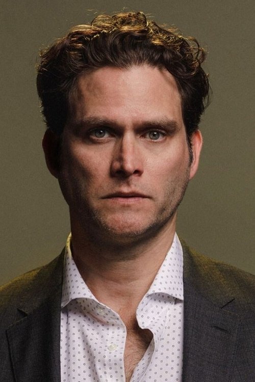 Porträt von Steven Pasquale