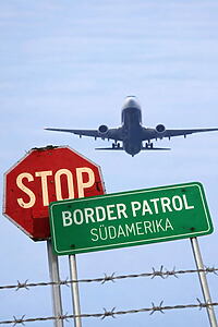 Serienplakat zu Stop! Border Control: Santiago de Chile