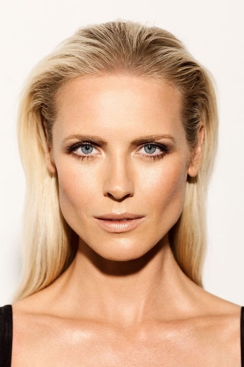 Porträt von Synnøve Macody Lund