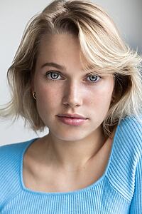 Porträt von Thea Sofie Loch Næss
