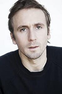 Porträt von Tom Basden