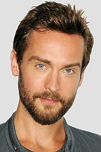 Porträt von Tom Mison