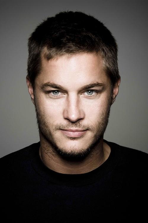 Porträt von Travis Fimmel