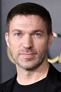 Porträt von Travis Knight