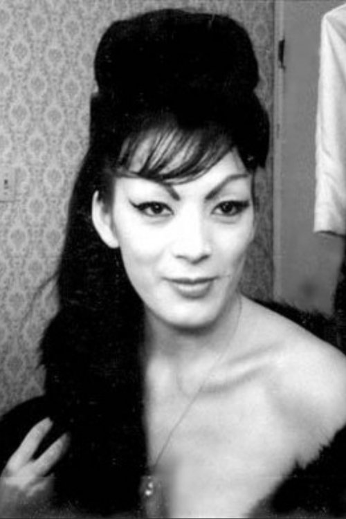 Porträt von Tura Satana