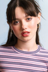 Porträt von Violet McGraw
