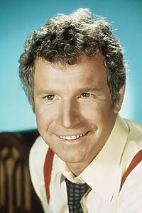 Porträt von Wayne Rogers