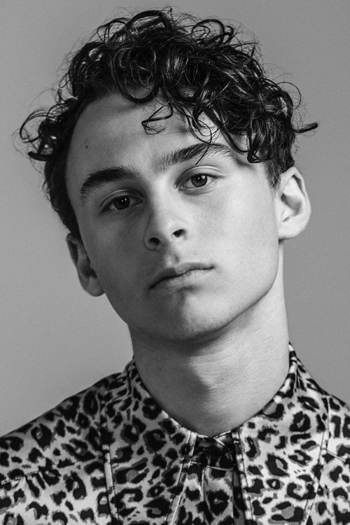 Porträt von Wyatt Oleff