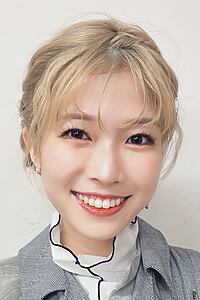 Porträt von Yoshino Aoyama
