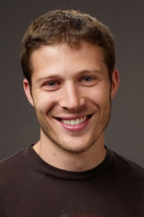 Porträt von Zach Gilford