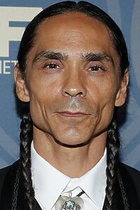 Porträt von Zahn McClarnon