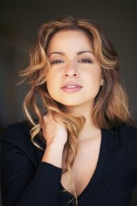 Porträt von Zara Michales