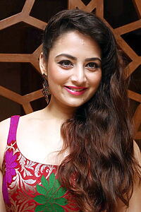 Porträt von Zoya Afroz