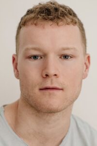 Porträt von Angus O'Brien