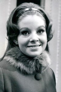 Porträt von Anna Calder-Marshall