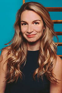Porträt von Ashley Squires