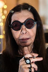 Porträt von Brigitte Fontaine