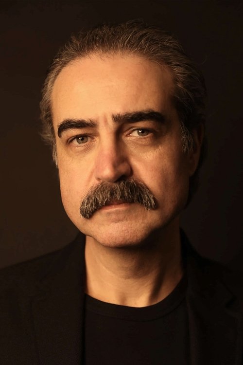 Porträt von Bülent Alkış