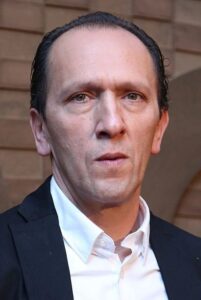 Porträt von Carlos Aragón