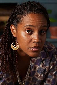 Porträt von Chinaka Hodge
