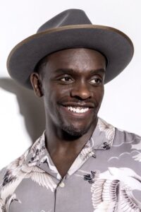 Porträt von Chris Chalk