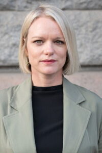 Porträt von Cleona Ní Chrualaoi