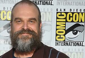 Beitragsbild zu „John Rambo“: David Harbour übernimmt ikonische Rolle im Prequel