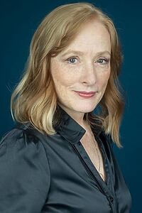 Porträt von Debra Hale