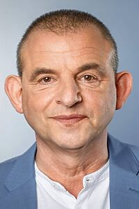 Porträt von Dominique Horwitz