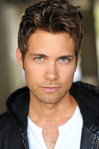 Porträt von Drew Seeley