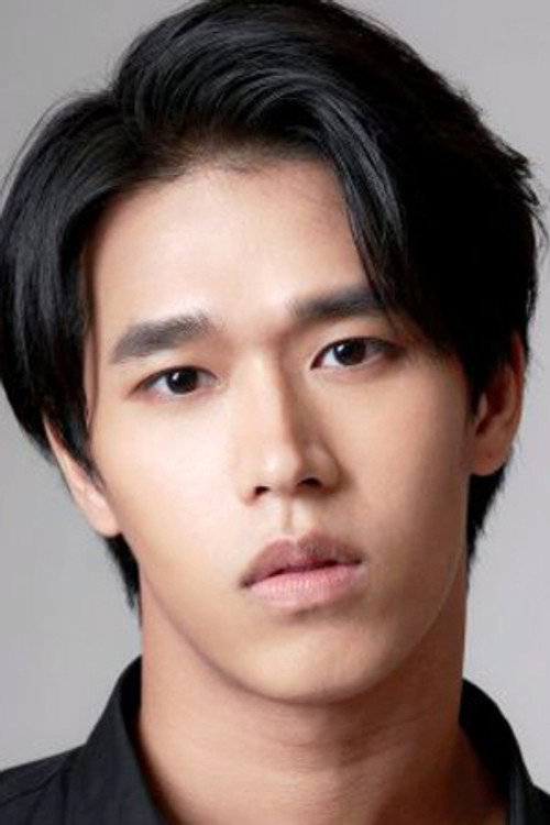 Porträt von Earth Thanakrit Talasopon