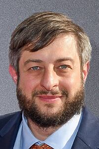 Porträt von Eugene Mirman