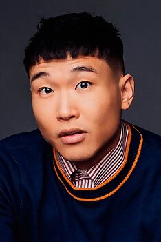 Porträt von Joel Kim Booster