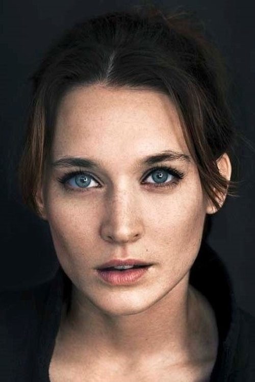 Porträt von Josefin Asplund