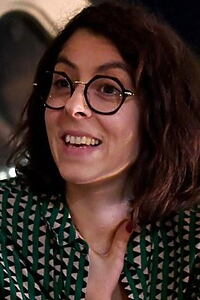 Porträt von Julie Manoukian